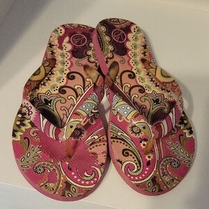 Vera Bradley SzSm 5-6 Paisley Patterned Pink Flip Flop Sandals